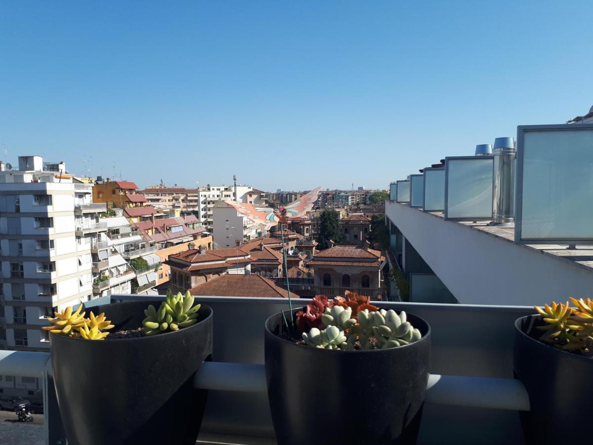 Penthouse 40 In Trastevere With Seasonally Jacuzzi Apartamento Roma