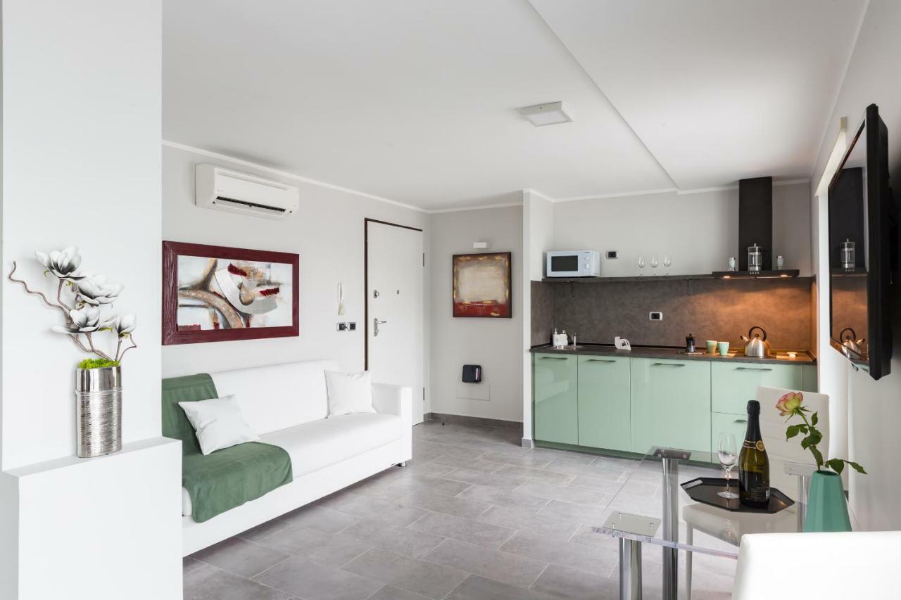 Penthouse 40 In Trastevere With Seasonally Jacuzzi Apartamento Roma